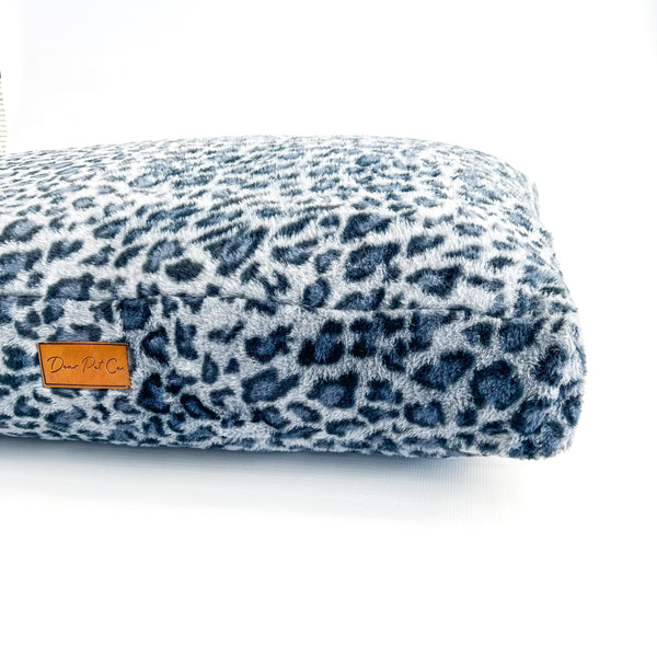 Fur Lounger Pet Bed | Blue Leopard