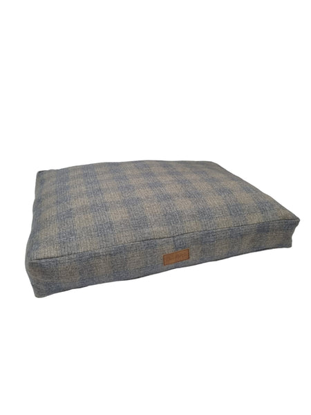 Flannel Lounger Pet Bed | Old Fart