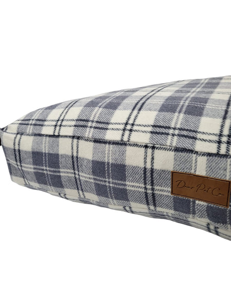 Flannel Lounger Pet Bed | Yorkshire Blue